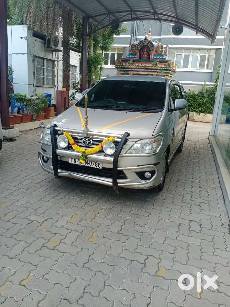Toyota Innova 2012 Diesel 180000 Km Driven Variant 2.5 V 8 Str