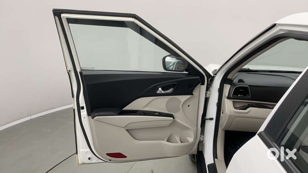 Mahindra Xuv300 W8 Option, 2023, Petrol