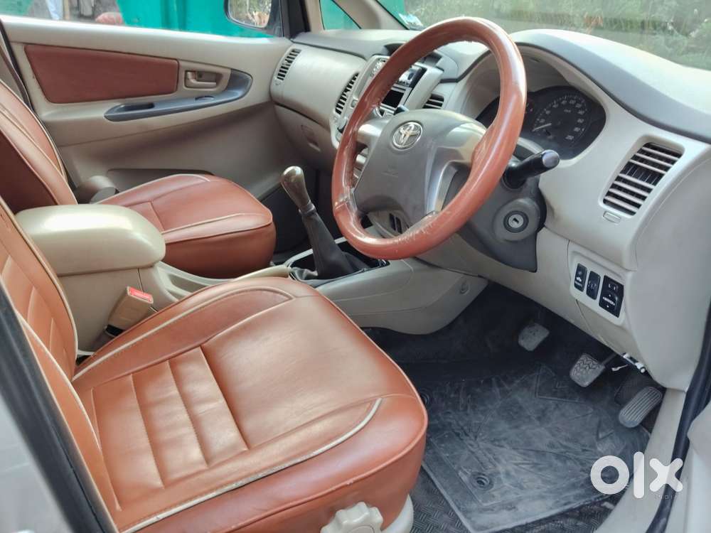 Toyota Innova [2013-2016] 2.5 G4 8 Str, 2014, Diesel