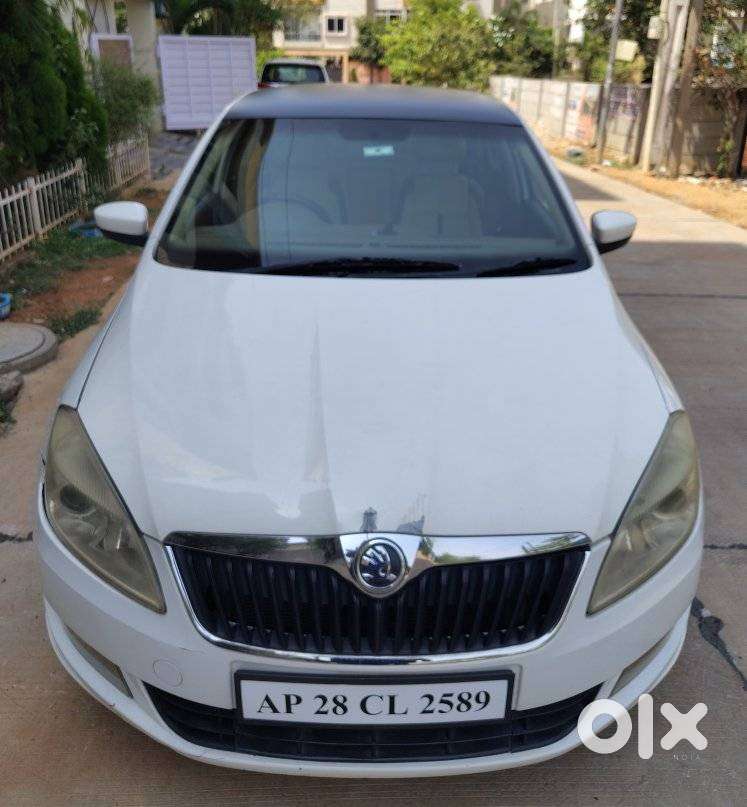 Skoda Rapid 1.5 Elegance Tdi Mt, 2013, Diesel