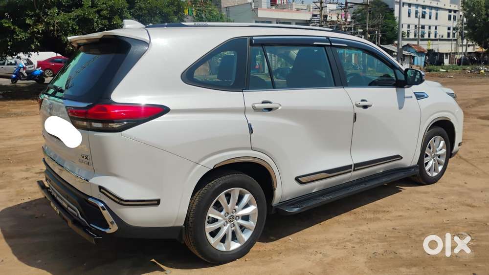 Toyota Innova Hycross 2.0 Vx Hybrid 7 Str, 2024, Petrol