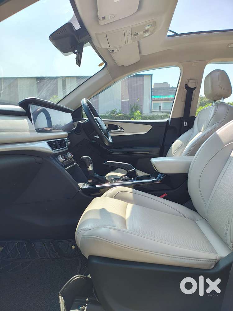 Mahindra Xuv700 2.2 Ax 7 Diesel At Str, 2021, Diesel