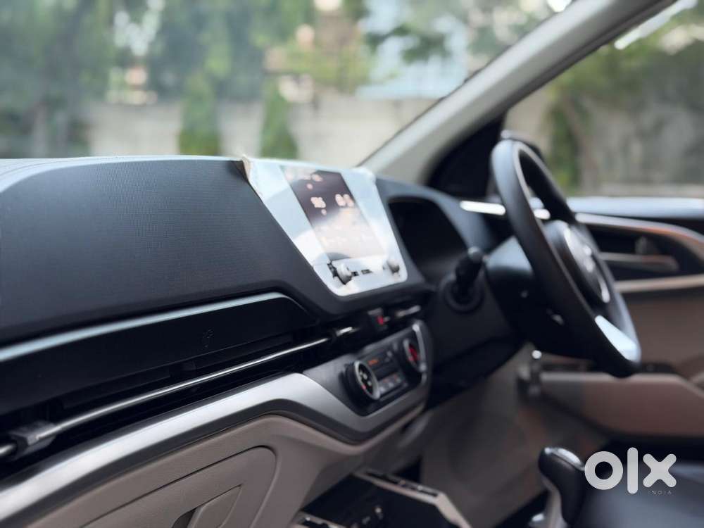 Kia Carens G 1.5 6mt Premium (o) 7-seater, 2025, Petrol