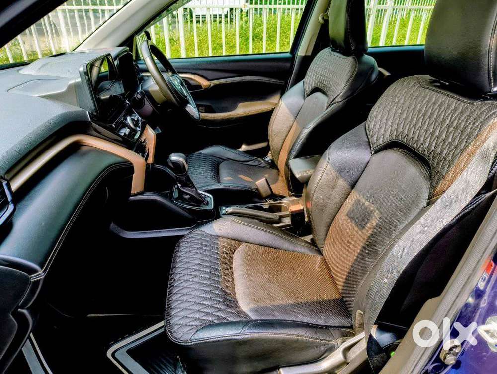 Maruti Suzuki Grand Vitara 1.5 Alpha Plus Intelligent Hybrid Ecvt, 2..