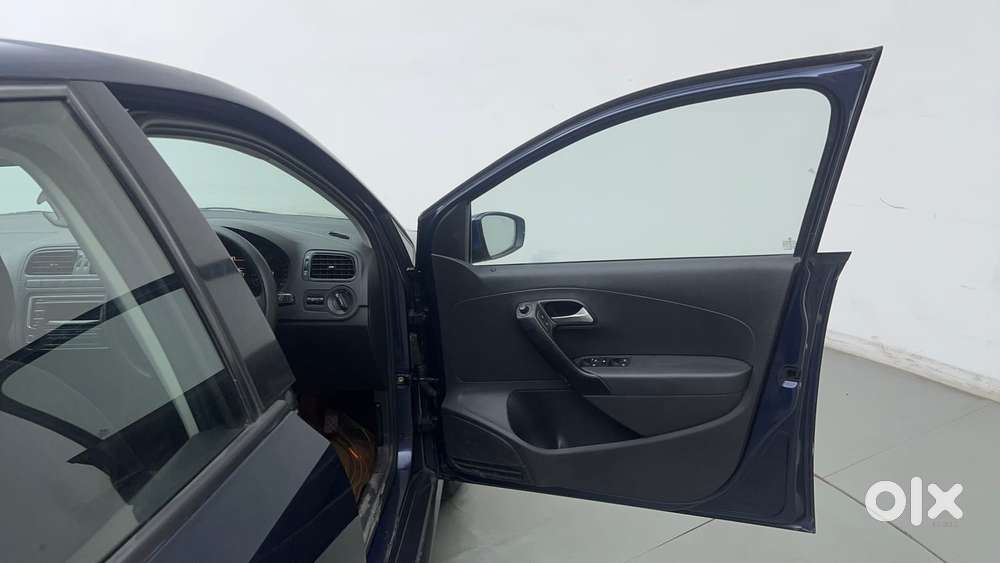Volkswagen Polo Petrol Comfortline 1.2l, 2015, Petrol