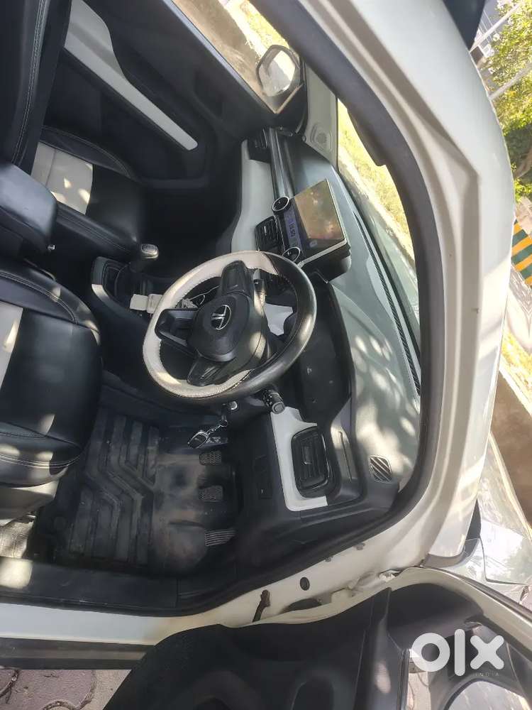 New Comersel Car Lani H