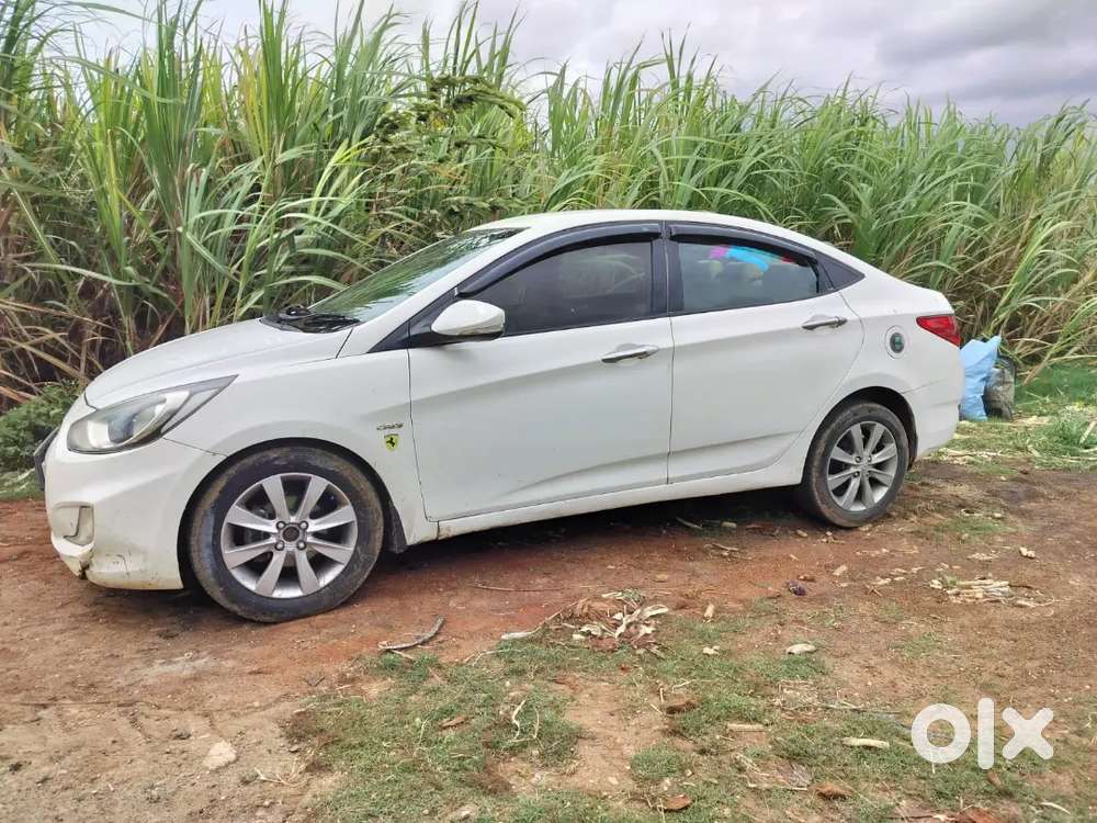 Hyundai Fluidic Verna 2012