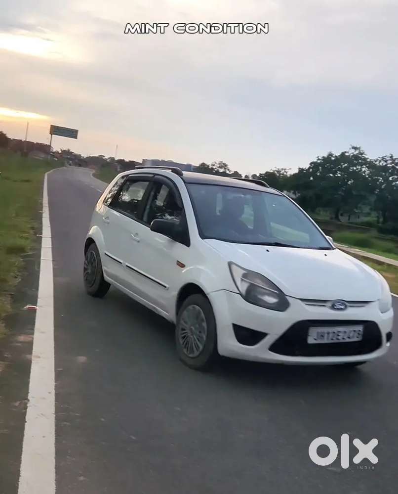 Ford Figo Petrol Lxi 2014 Manual