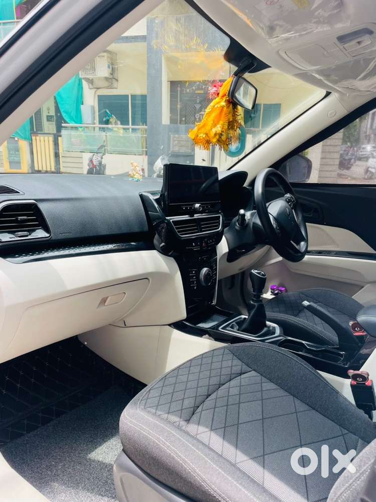 Mahindra Xuv3xo Petrol 2024