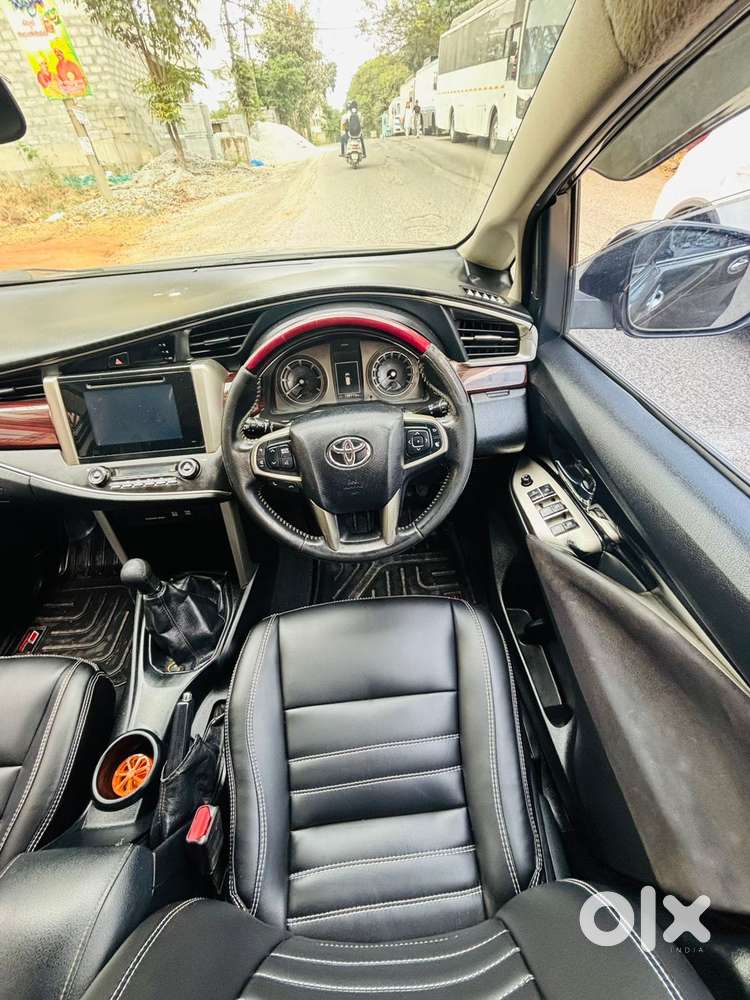 Toyota Innova Crysta 2.4 V 8 Str, 2016, Diesel