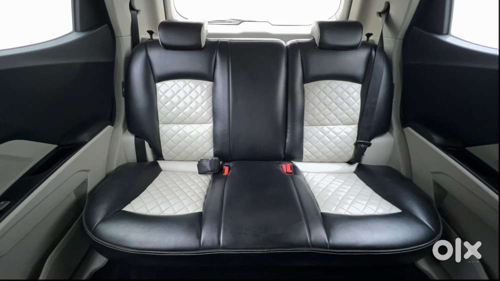 Mahindra Xuv300 W8, 2022, Petrol