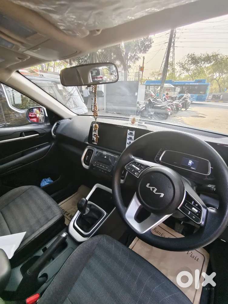 Kia Sonet 2023 Petrol 12600 Km Driven