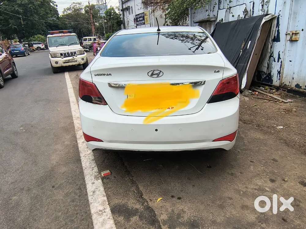 Hyundai Verna 2015 Diesel 140000 Km Driven