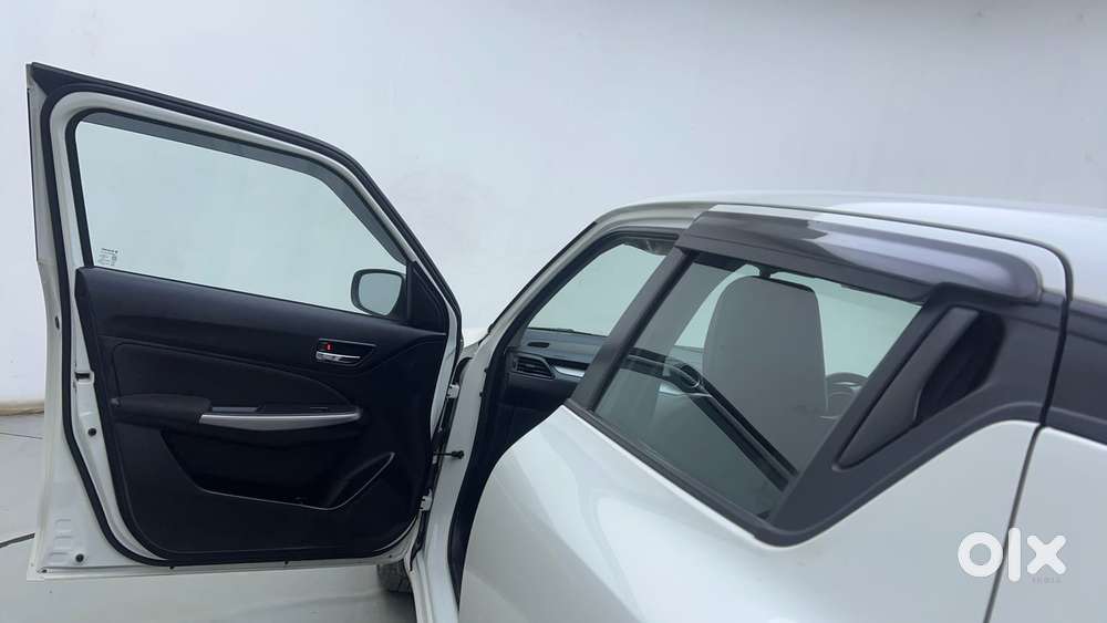 Maruti Suzuki Swift 1.3 Zxi, 2024, Petrol