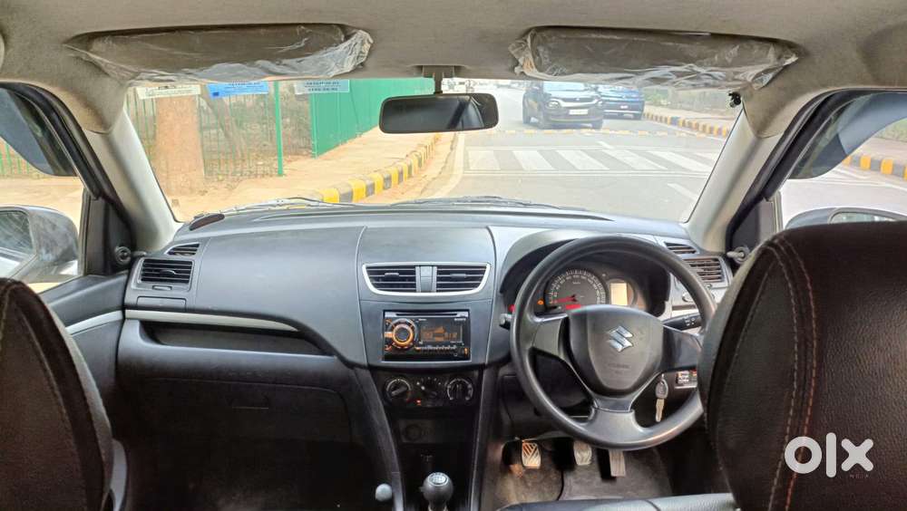 Maruti Suzuki Swift Lxi Option, 2017, Petrol