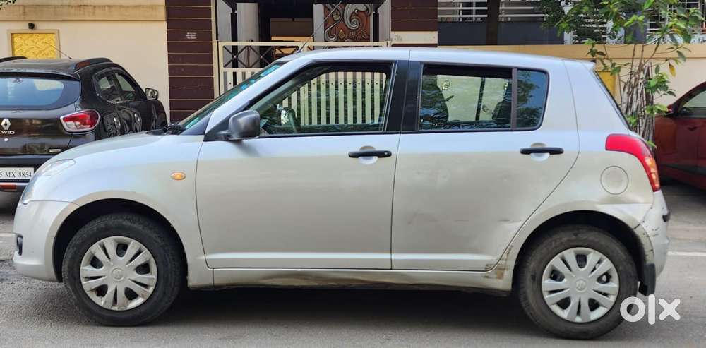 Maruti Suzuki Swift Vxi + Manual, 2011, Petrol