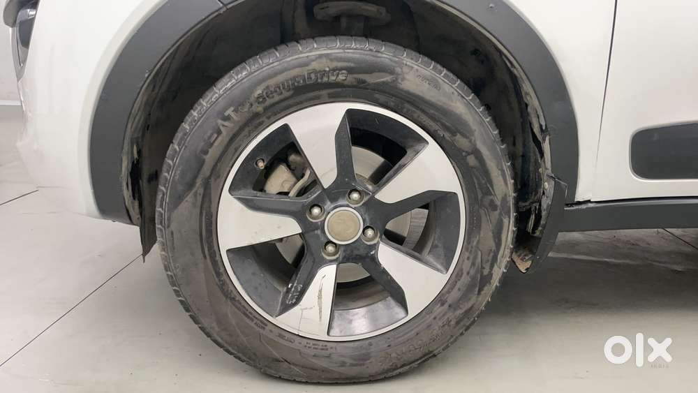 Tata Nexon 1.2 Revotron Xza Plus (l), 2019, Petrol