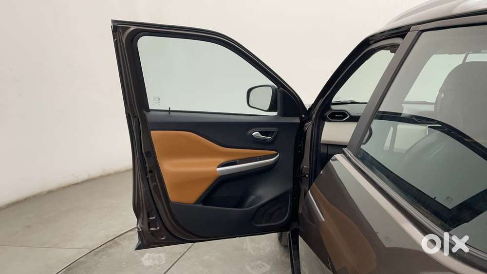 Nissan Magnite Xv Turbo, 2023, Petrol