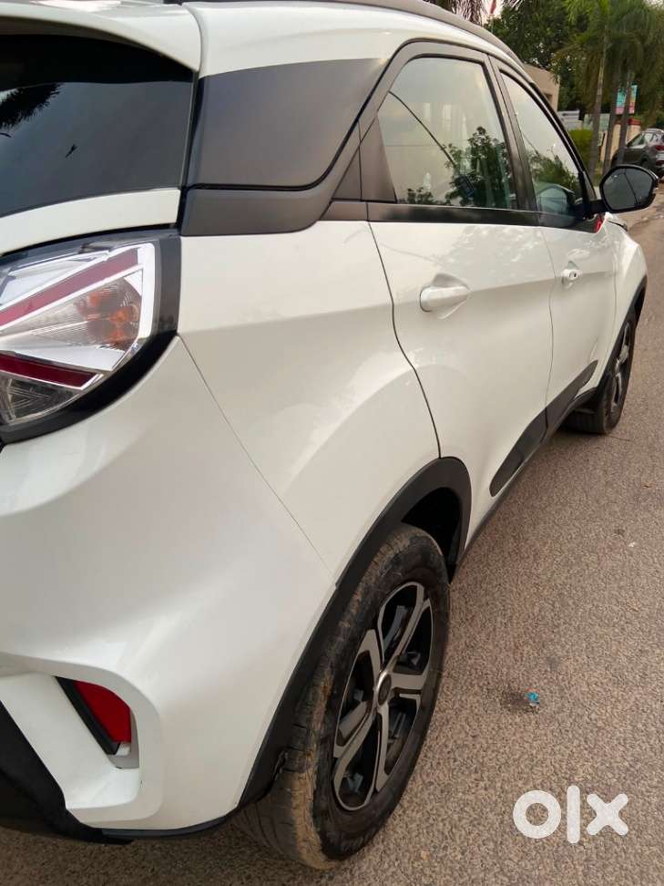 Tata Nexon, 2022, Petrol