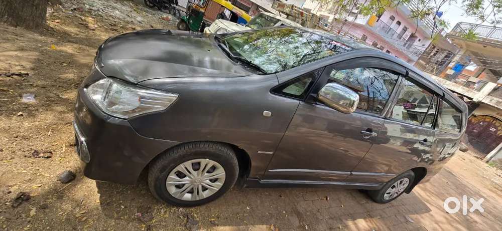 Toyota Innova 2.5 G 2014