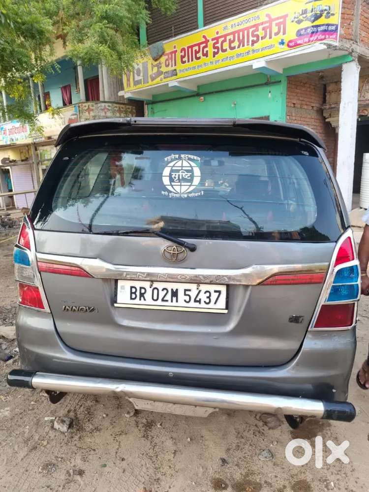 Toyota Innova 2011