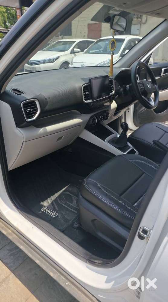 Hyundai Venue S 1.2 Petrol, 2023, Petrol