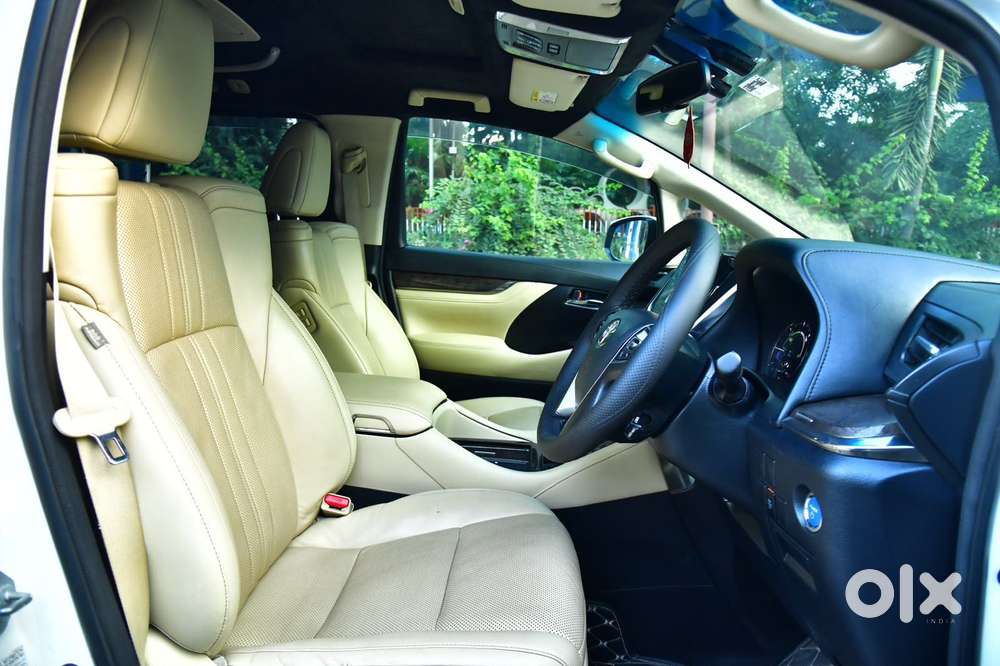 Toyota Vellfire Vip – Executive Lounge, 2022, Petrol