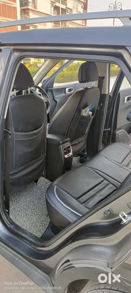 Hyundai Venue 2022 Petrol 11000 Km Driven