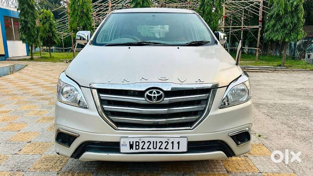 Toyota Innova 2004-2011 2.5 V Diesel 8-seater, 2012, Diesel