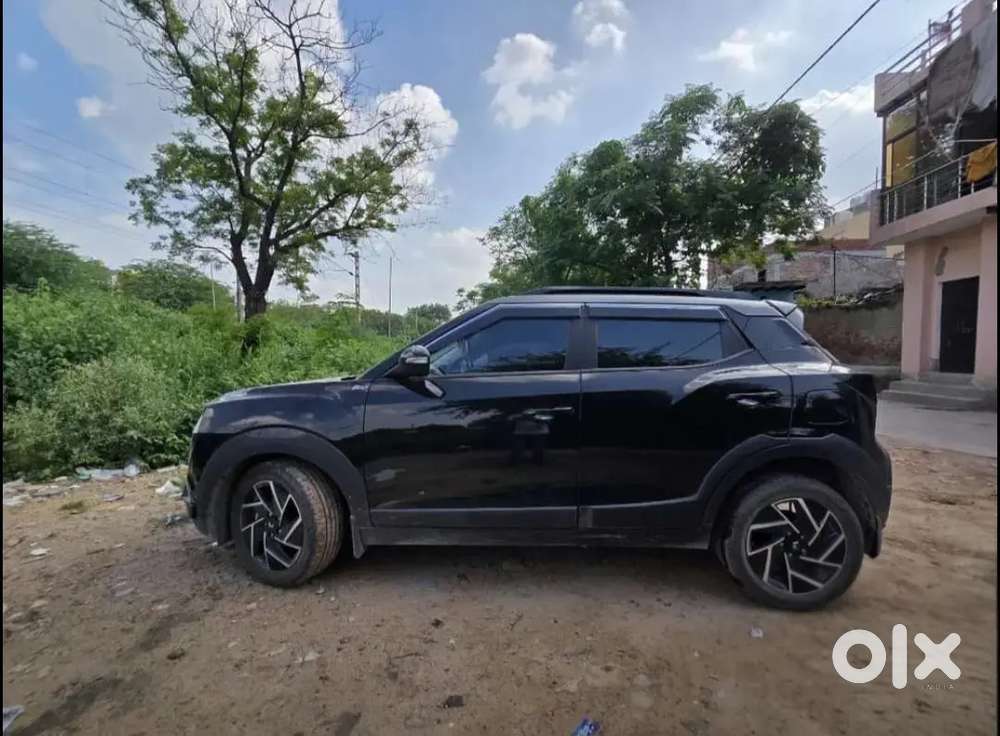 Mahindra Xuv 3xo 2025 Petrol 12000 Km Driven