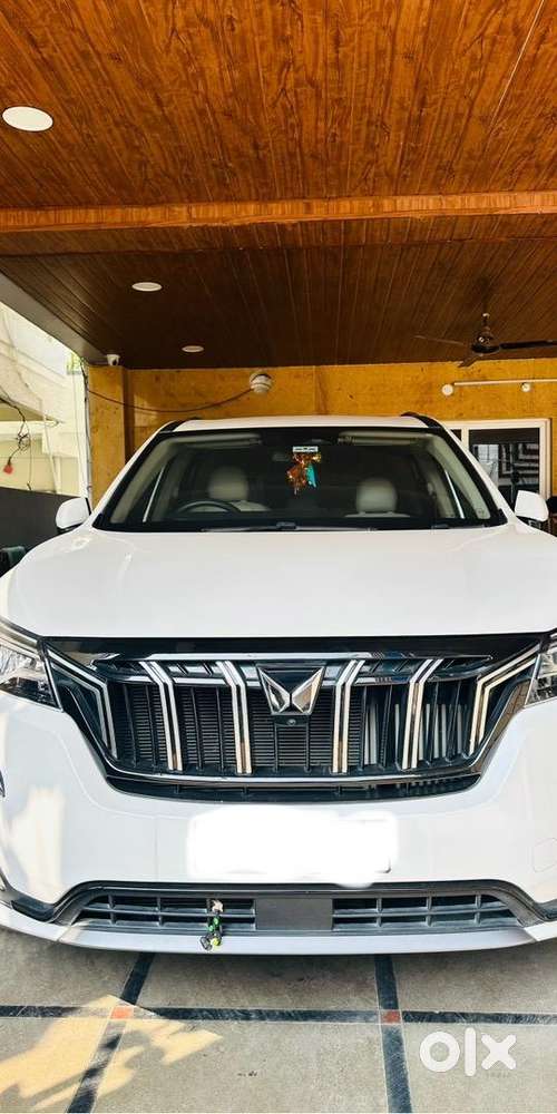 Mahindra Xuv700 2023 Diesel 27000 Km Driven
