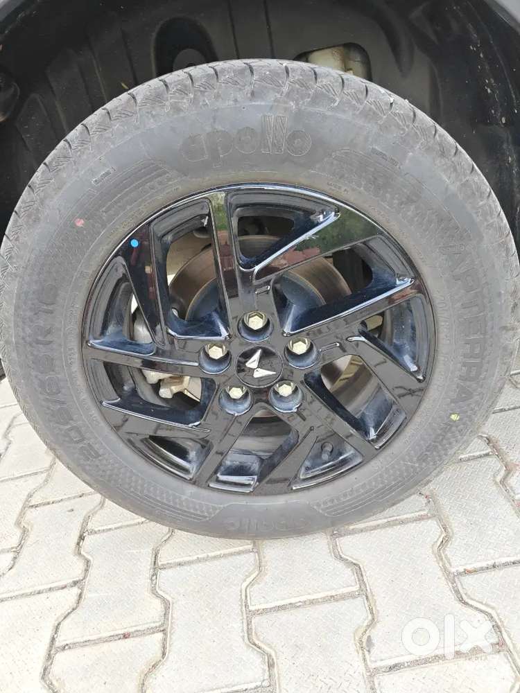 Mahindra Xuv 3xo 2025 Ax5l