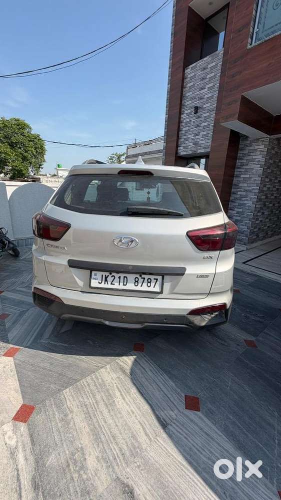 2nd Top Model With Full Features Loaded Without Any Issue .car Is Clen
