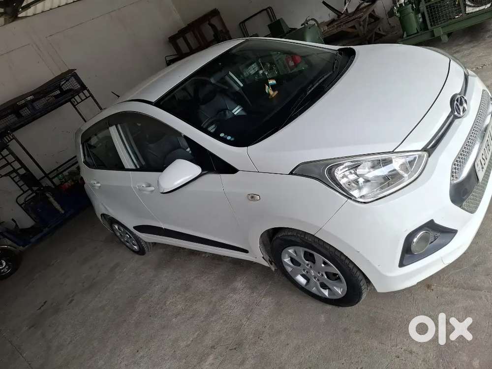 Hyundai Grand I10 2015 Petrol 80000 Km Driven