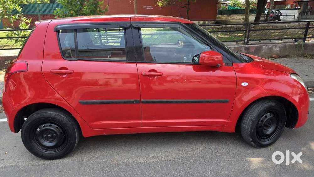 Maruti Suzuki Swift Vxi + Manual, 2007, Petrol