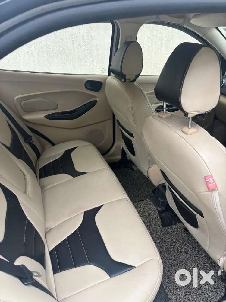 Ford Aspire Titatinium Blu 2017