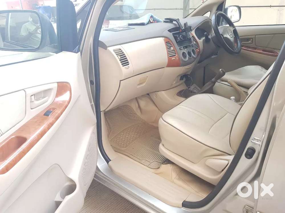 Toyota Innova 2.5-g