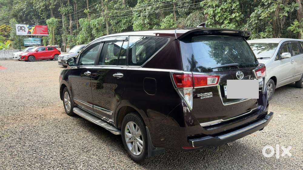 Toyota Innova Crysta 2.4 V 8 Str, 2017, Diesel