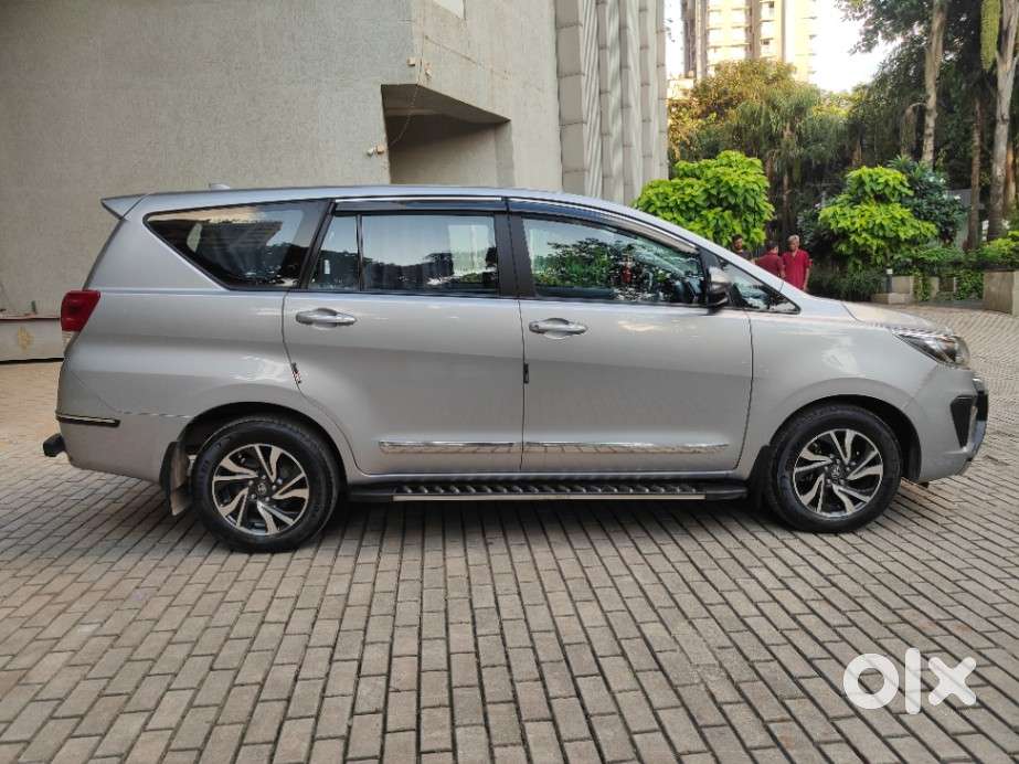 Toyota Innova Crysta 2.8 Gx At 8s, 2022, Petrol
