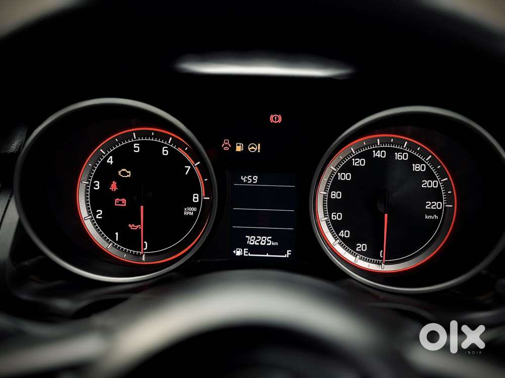 Maruti Suzuki Swift Vvt Vxi, 2021, Petrol