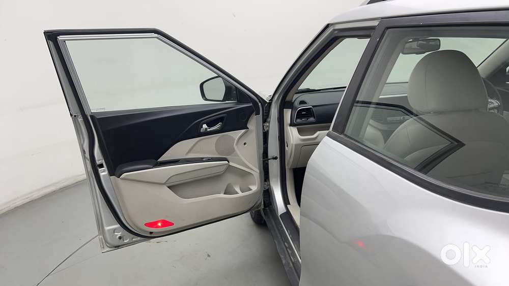 Mahindra Xuv300 W8 Option, 2019, Petrol