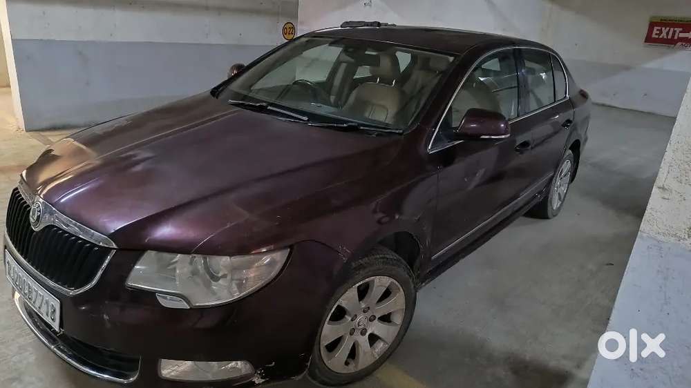 Skoda Superb Petrol Ambition 2011