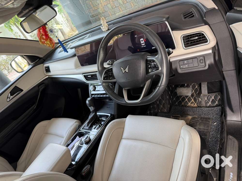 Mahindra Xuv700 Diesel 2023 Car