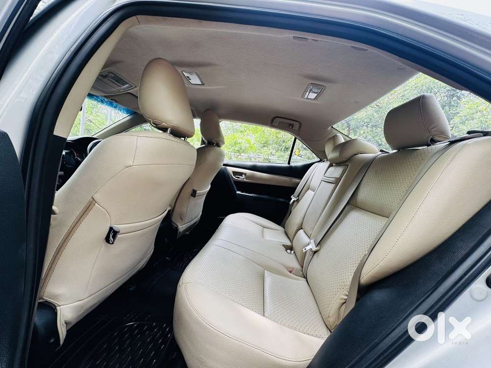 Toyota Corolla Altis G Hv At, 2015, Petrol