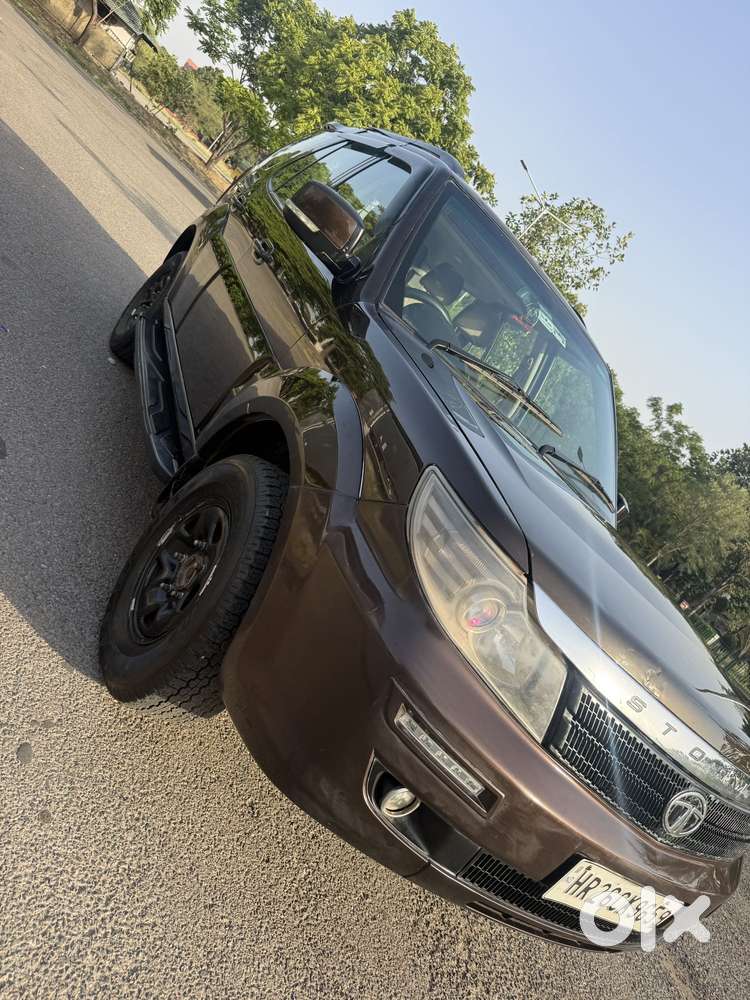 Tata Safari Storme, 2014, Diesel