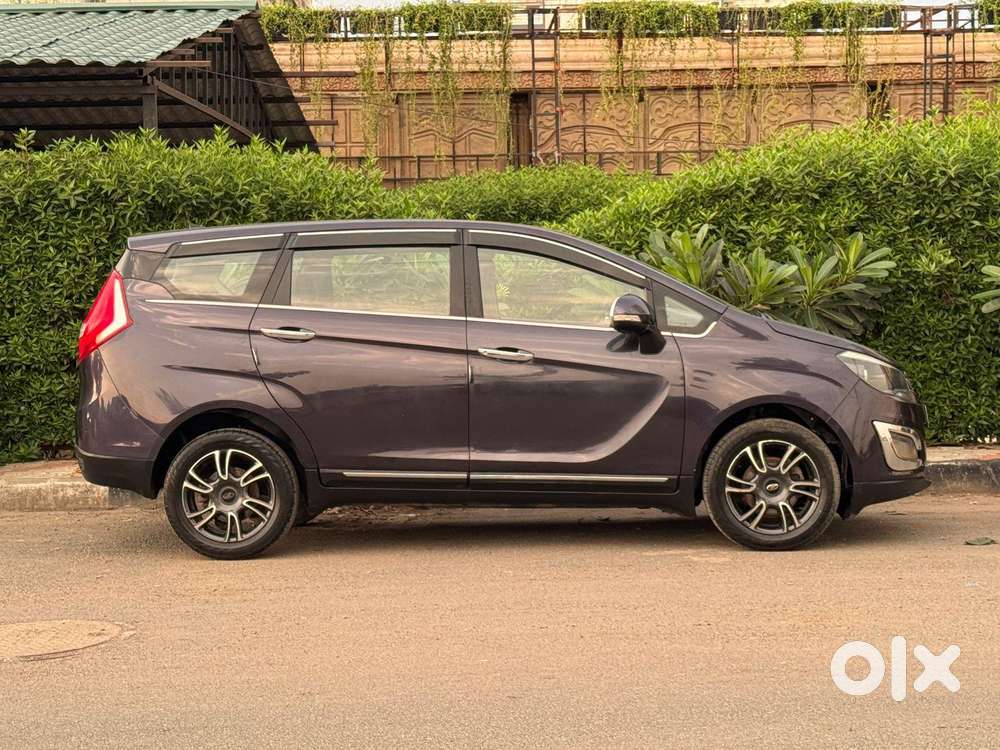 Mahindra Marazzo M8, 2018