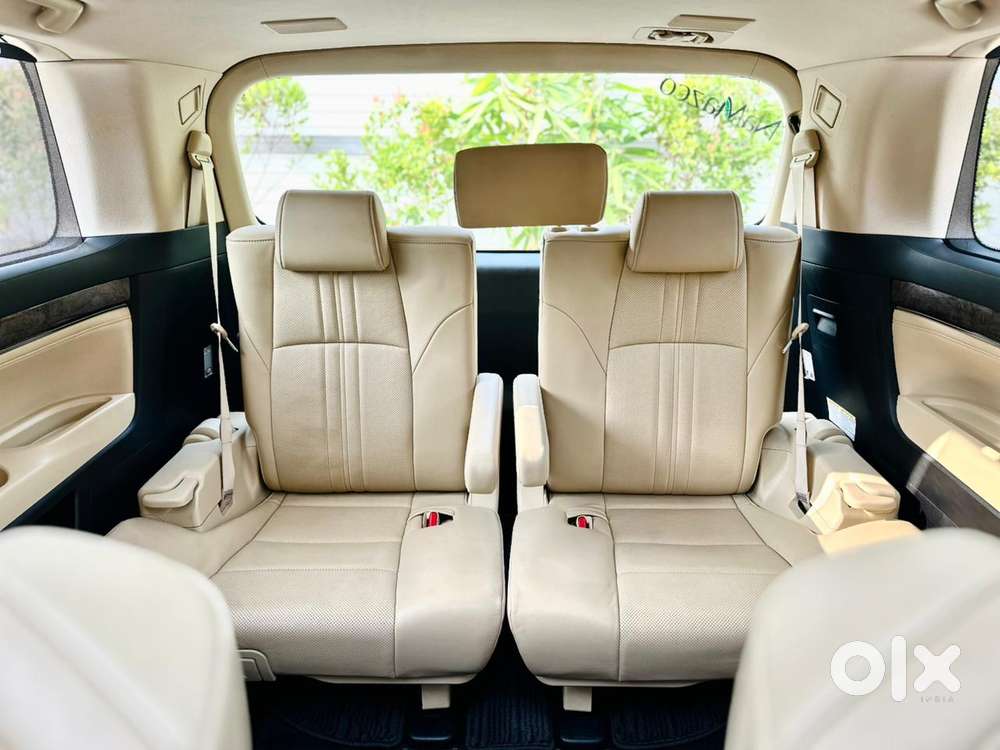 Toyota Vellfire 2.5 Executive Lounge, 2021, Petrol