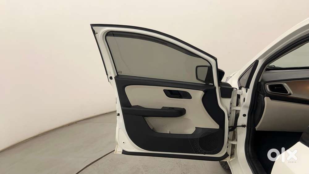 Tata Altroz 1.2 Xt, 2023, Petrol