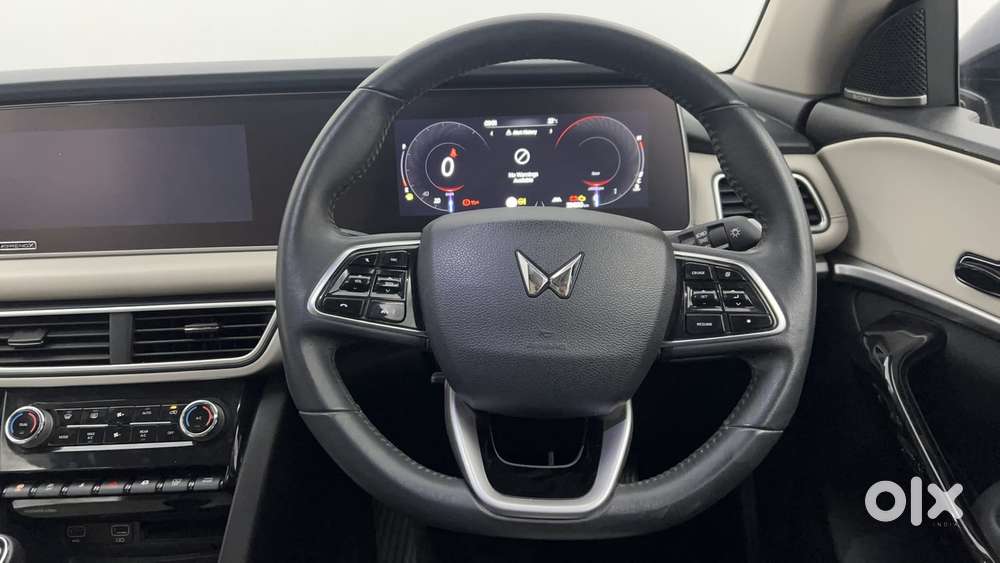 Mahindra Xuv700 2.2 Ax 7 Diesel Mt Luxury Pack Str, 2023, Diesel