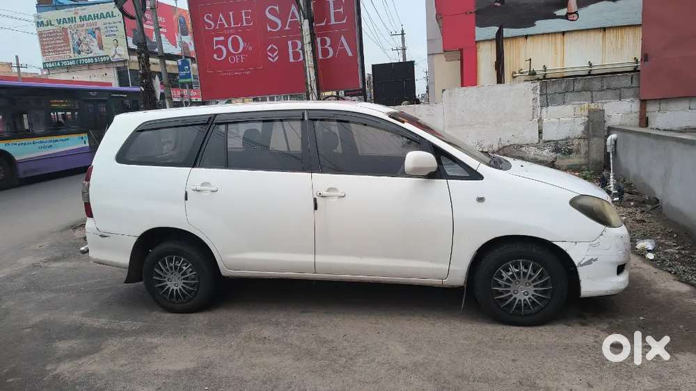 Toyota Innova 2.5 E 2010